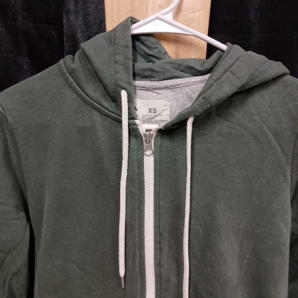 Cozy Green Zip-Up Hoodie - Picture 4 of 8